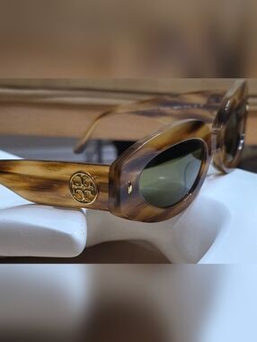 TORY BURCH TORTOISE SUNGLASSES EXCELLENT CONDITION NO SCRATCHES